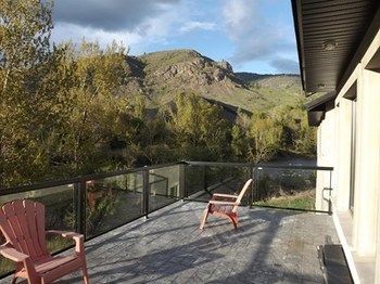Noble House Suites B&B Grand Forks Bagian luar foto